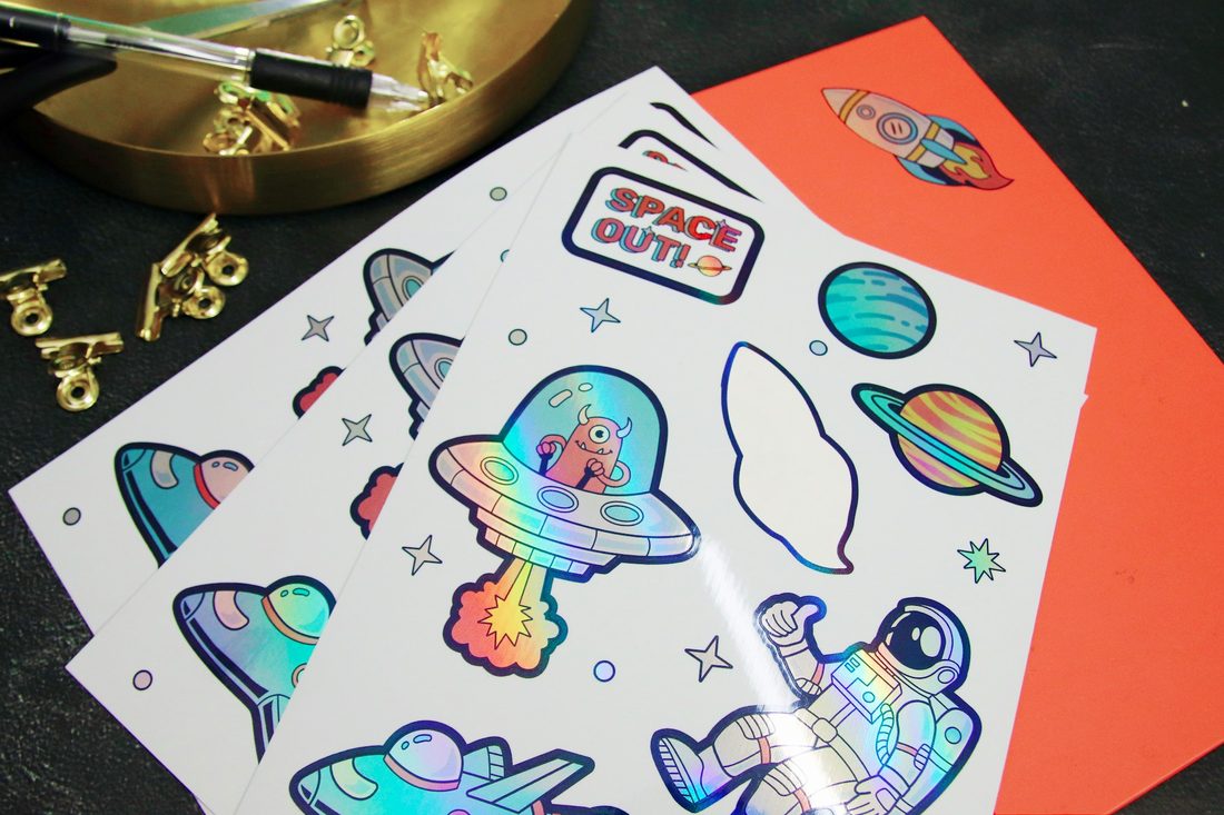 Planchas de stickers con terminación holográfica